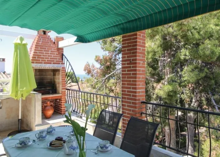 En Urbanizacion Residencial * Nerja