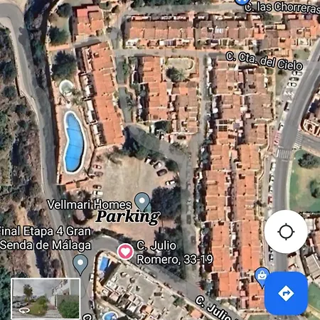 En Urbanizacion Residencial דירה נרחה