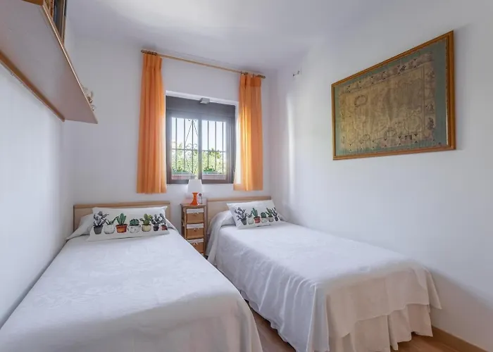 En Urbanizacion Residencial * Nerja